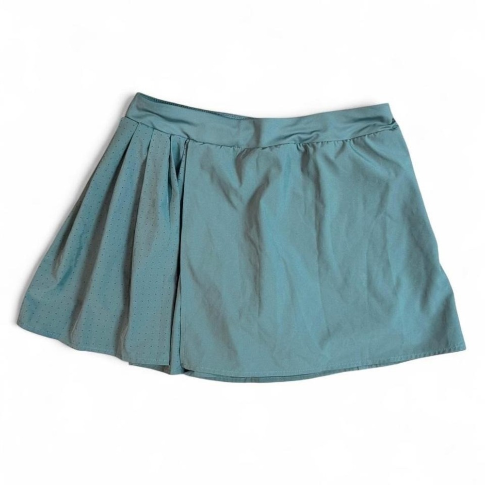 Avia Sage Green‎ athletic skirt Skort with built-in shorts size small